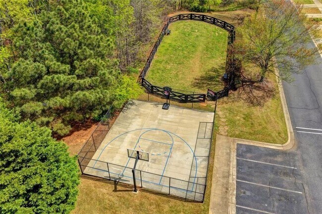 Building Photo - 310 Azalea Cir