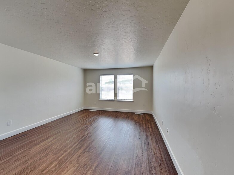 Building Photo - 3537 S Bartlett Way