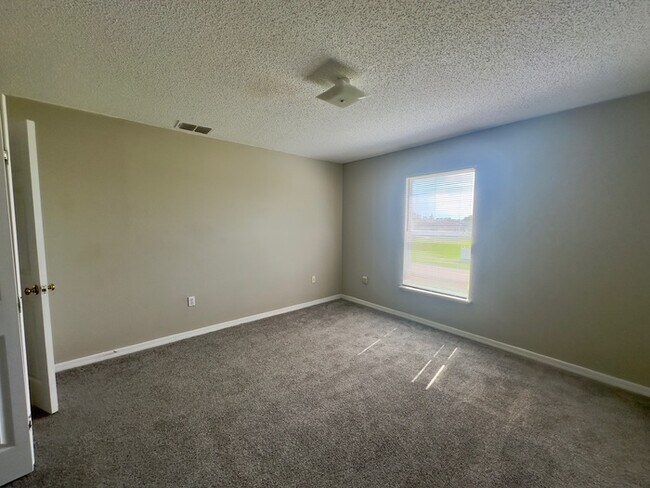 Building Photo - Two-Story Corner Lot!