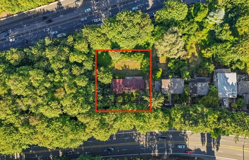 Building Photo - 6930 SW Brier Pl