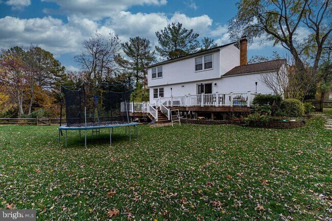 Building Photo - 6221 Wilmington Dr