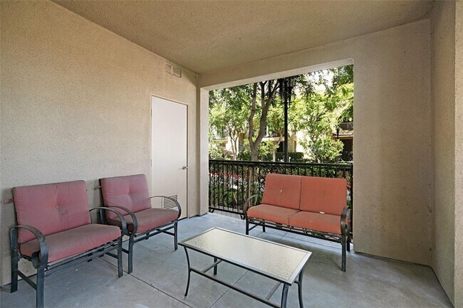 Building Photo - 2266 Watermarke Pl