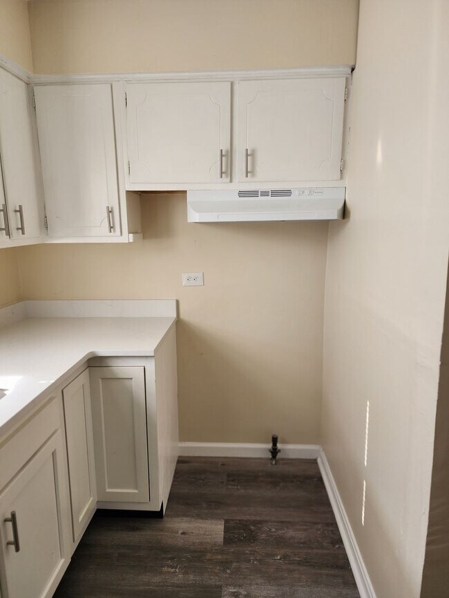 Building Photo - 4306 Shady Villa Dr
