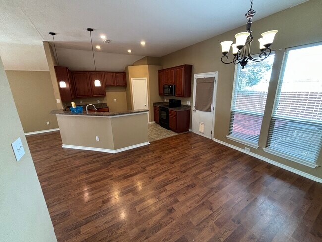 Building Photo - 3003 Lake Ridge Dr
