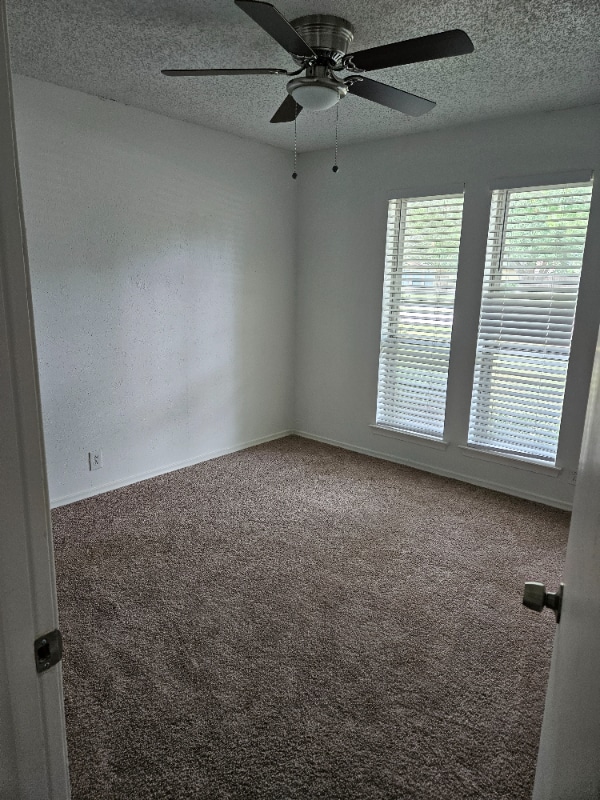 Building Photo - 2427 Richview Ct