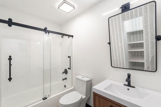 Building Photo - Welcome to Uptown Living in a South Park S...