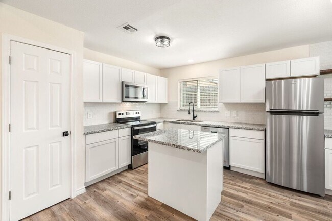 Building Photo - Recently Remodeled 3 bed, 2 bath, with 2-car Garage!