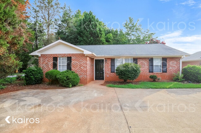 Building Photo - 105 Deer Pkwy