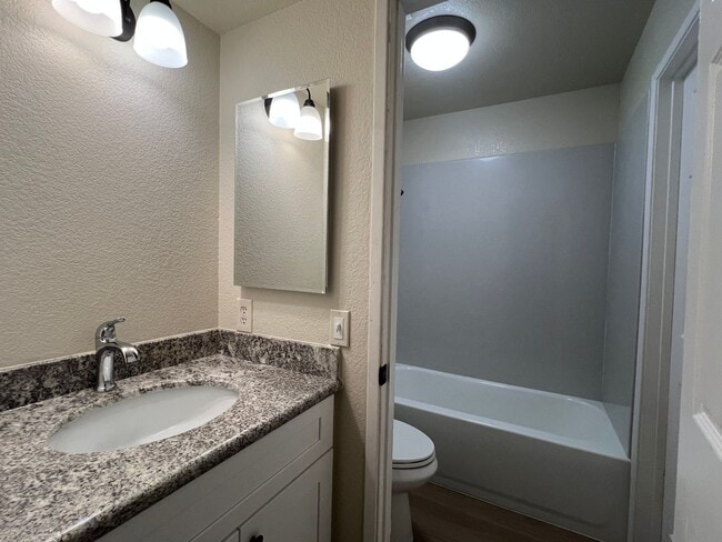 Building Photo - Updated South Natomas Condo