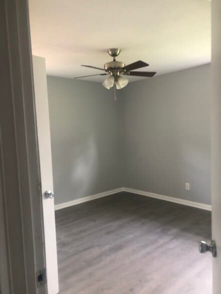 Building Photo - 185 College Ave