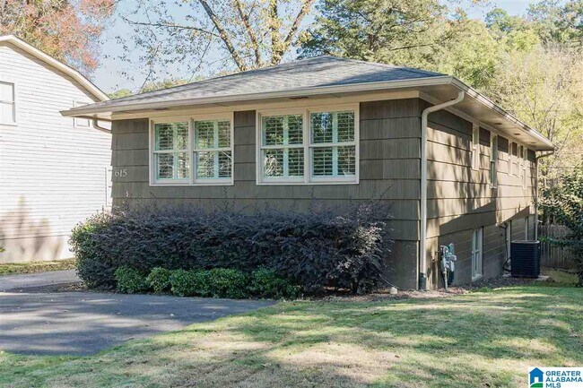 Building Photo - 615 Broadway St