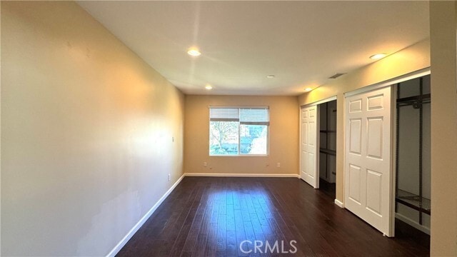 Building Photo - 16 Willow Tree Ln