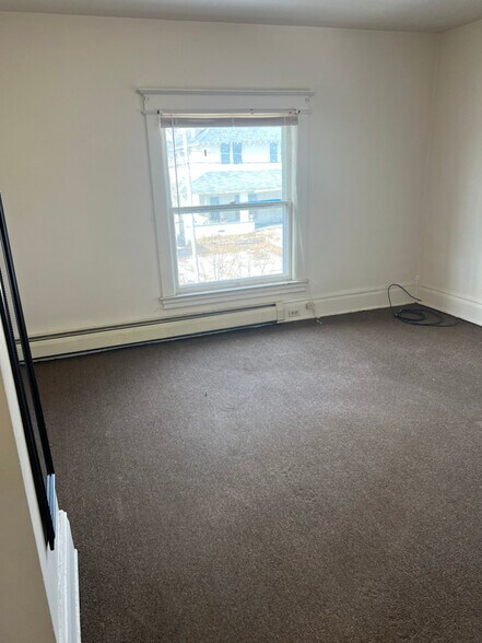 Building Photo - 124 Spruce St