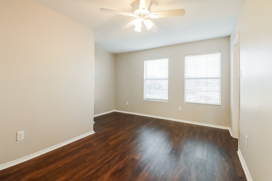 Building Photo - 4024 Cane River Rd
