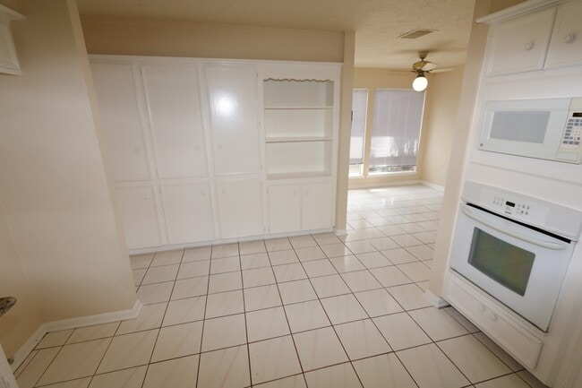 Building Photo - 13318 Rain Lily Ln