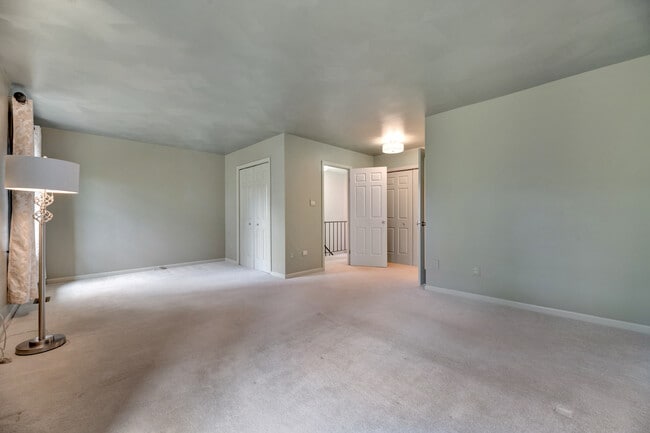 Building Photo - 1053 N George Mason Dr