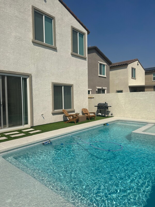 Building Photo - 1111 Blue Diamond Rd