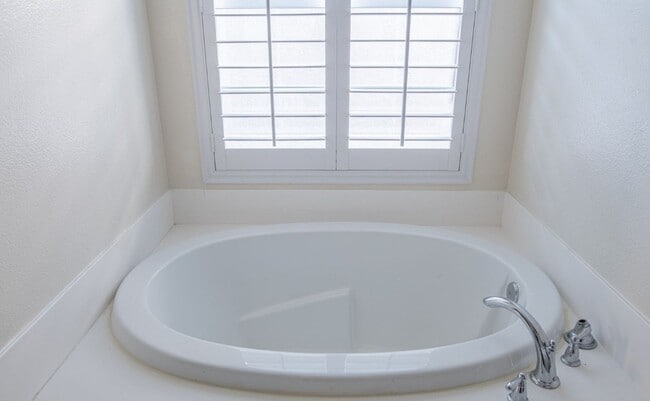 Building Photo - 4230 Vía Angelo