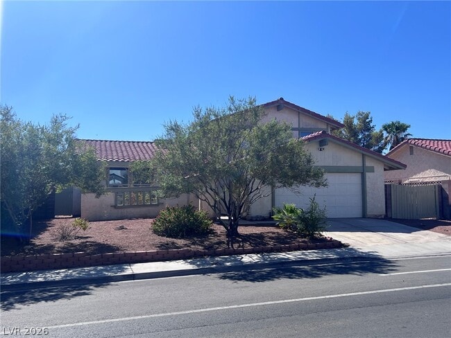 Building Photo - 3850 S Spitze Dr