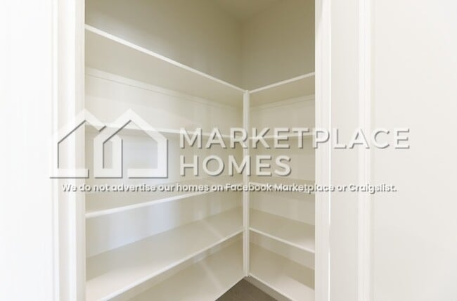 Building Photo - 4924 N 192nd Ln