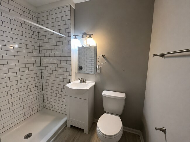 Building Photo - 3 Bed, 2 Bath House in Clarksville!!