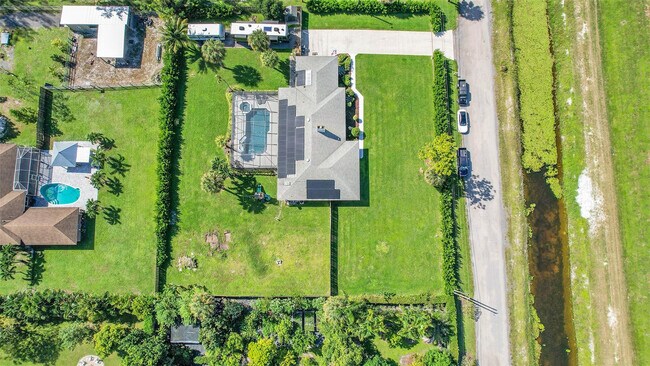 Building Photo - 8606 Arrowhead Dr