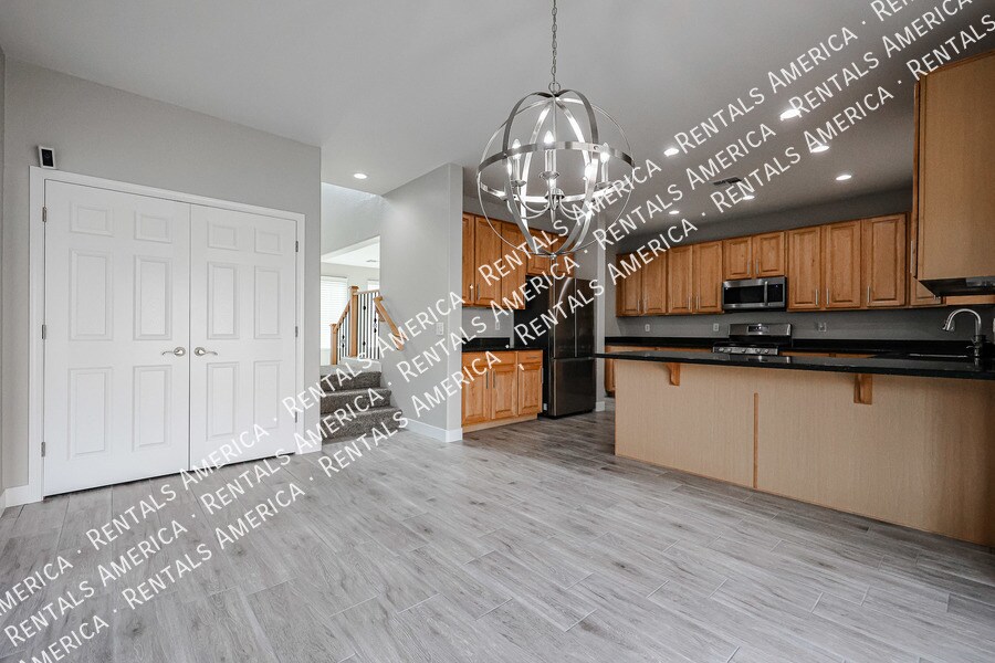 Building Photo - 43232 Wallner Dr