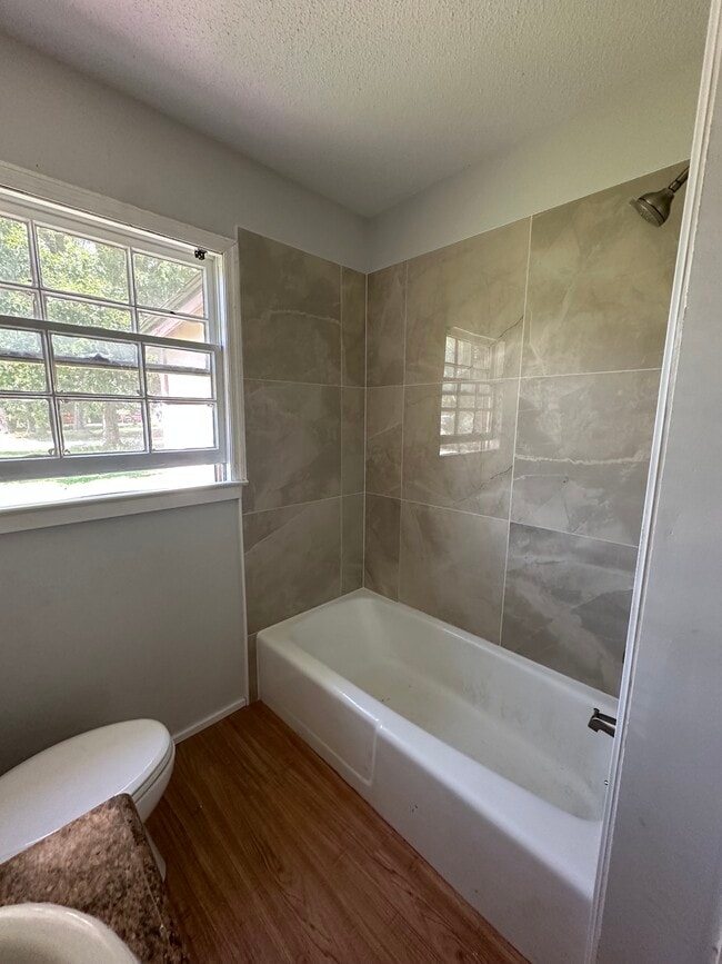 Building Photo - 8844-8850 Deerwood Dr (Quadplex)