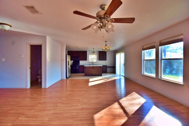 Building Photo - 7013 N 39th St