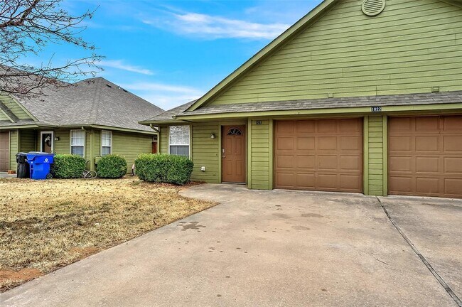 Building Photo - 1022 W Coffin St