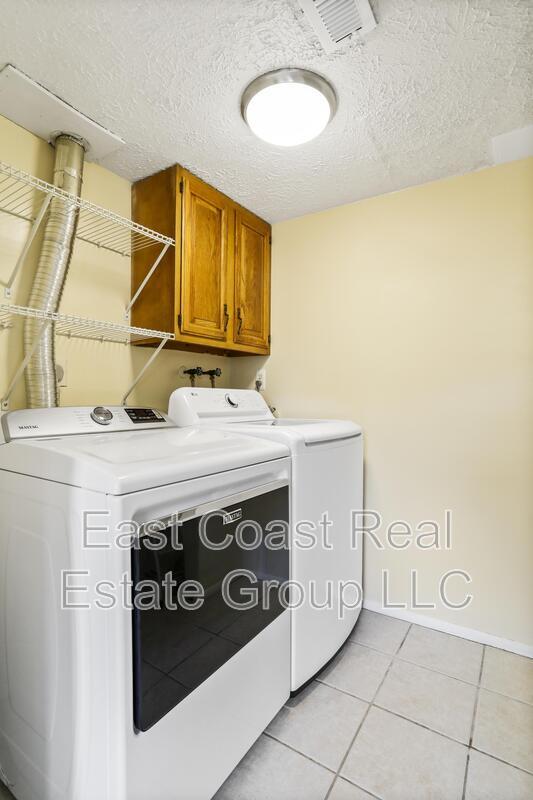 Building Photo - 140 Sandalwood Ct