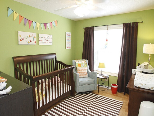 Building Photo - Beautifully Updated Home in Desirable Scho...