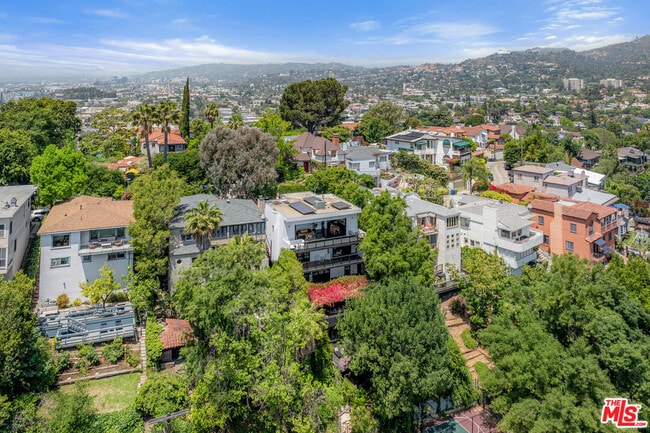 Building Photo - 2300 Ronda Vista Dr