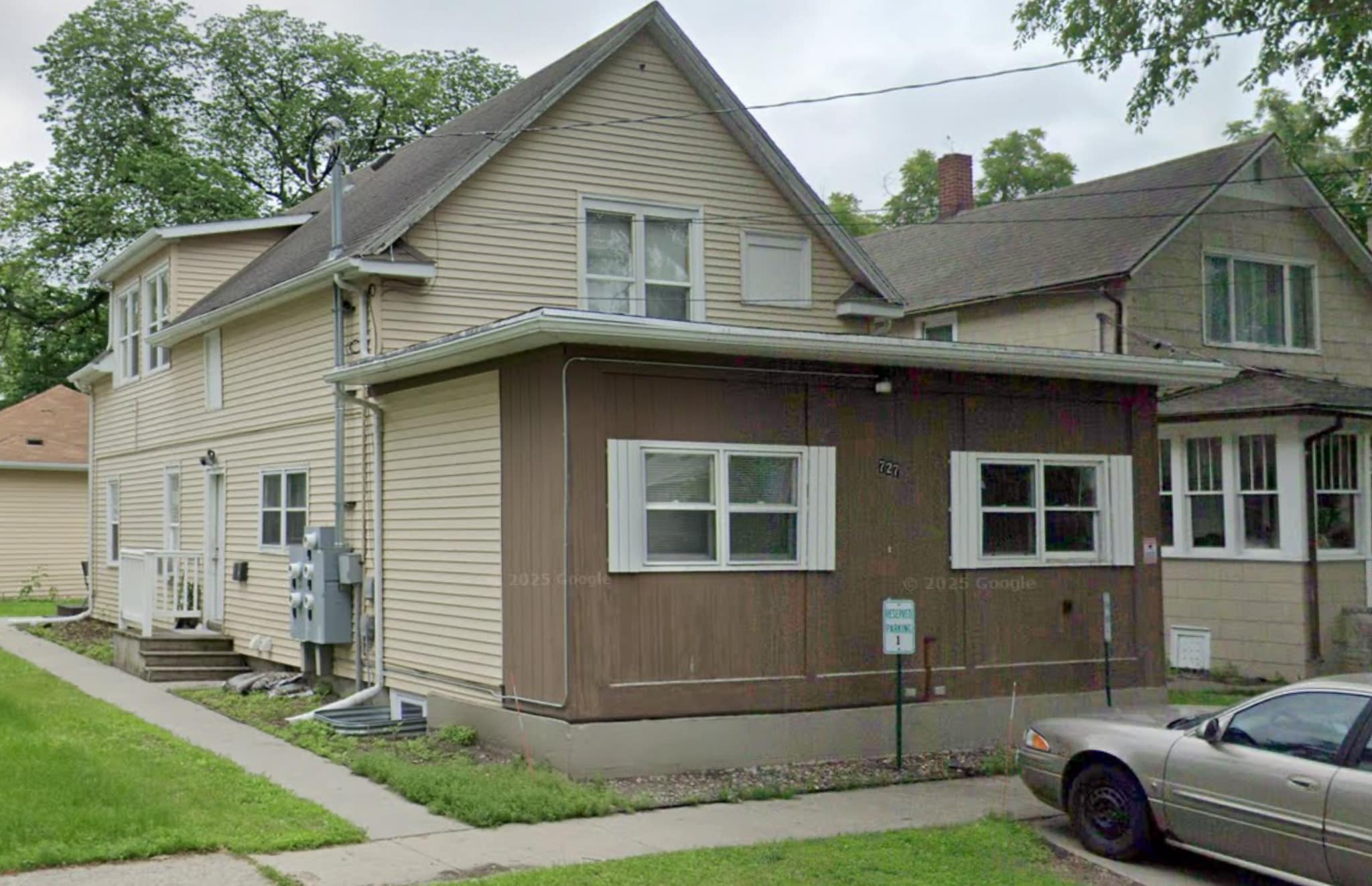 Building Photo - 727 3rd St N