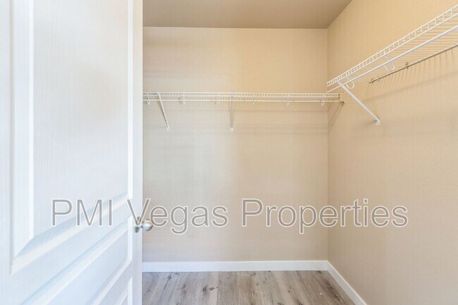 Building Photo - 8737 Brindisi Park Ave