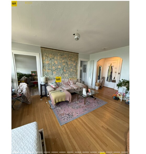 Primary Photo - 405 Beacon St