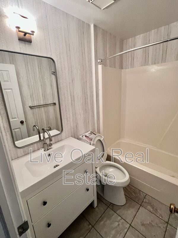 Building Photo - 103 N Thalia Rd