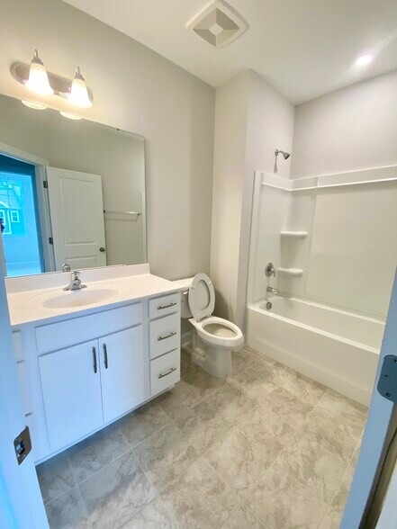 Building Photo - 2843 Macbeth Ln