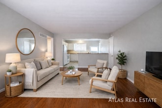 Building Photo - 6646 Maywood Ave