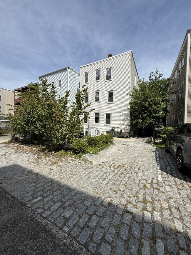 Building Photo - 12 Marcella St