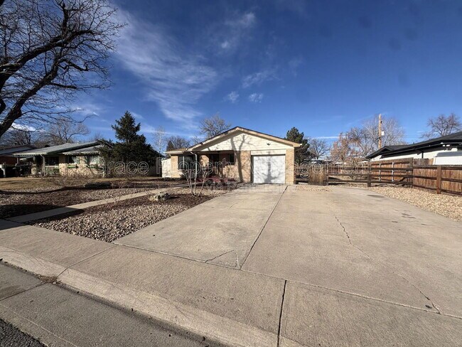 Building Photo - 3183 Vaughn St