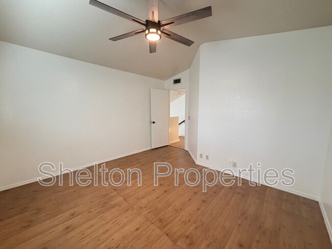 Building Photo - 18833 N 43rd Pl