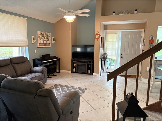 Building Photo - 3566 SW Sunset Trace Cir