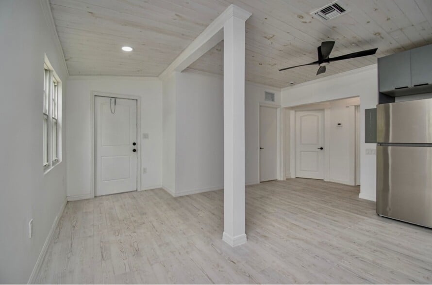 Building Photo - 501 N L St