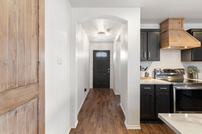 Building Photo - 1312 Cedar Hollow Dr