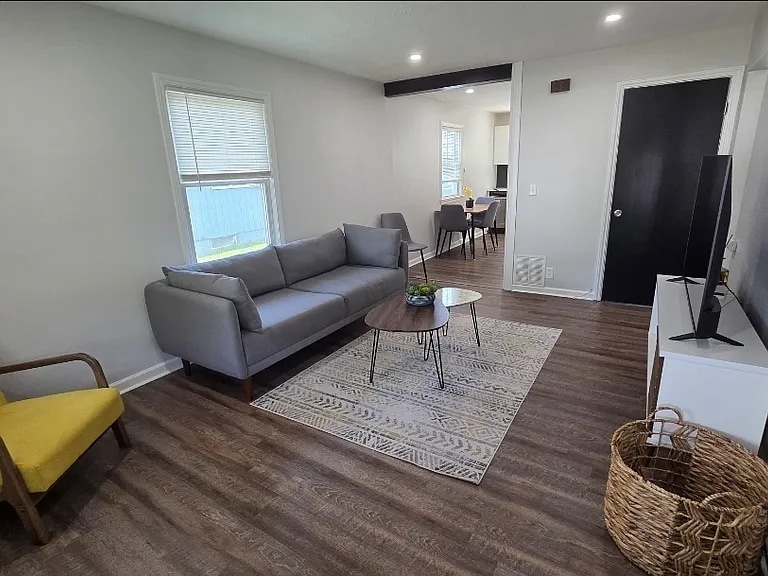 Family room - 2936 Lake Ave