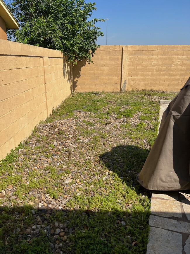 Building Photo - 3130 Dos Reales Loop