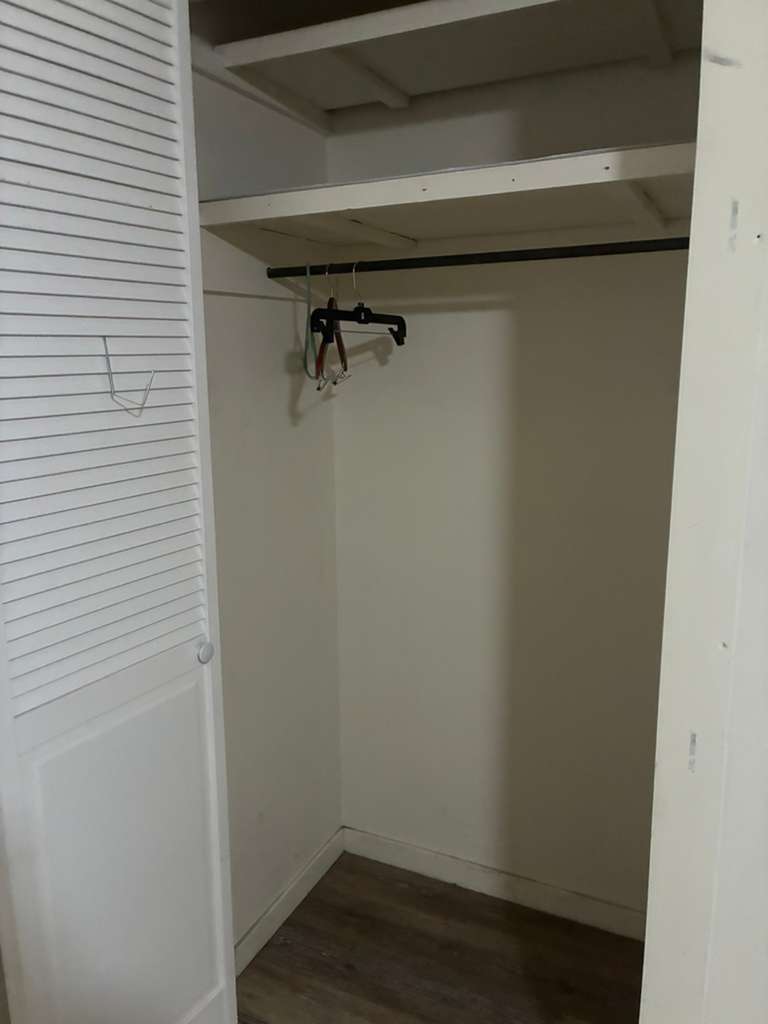 Building Photo - 228 Melrose Dr