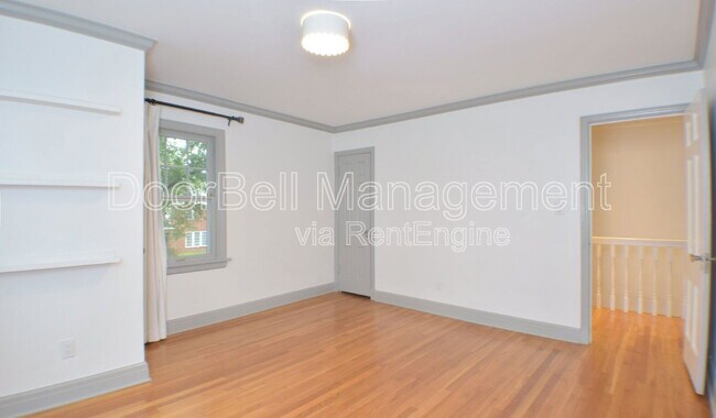 Building Photo - 255 E 27th Pl