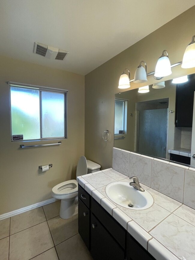 Building Photo - Incredible 3bd/2ba house surrounded by working orchards! Available now!